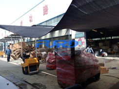 福瑞得機械微動態--座駕壓路機、手扶壓路機、灌縫機包裝發貨